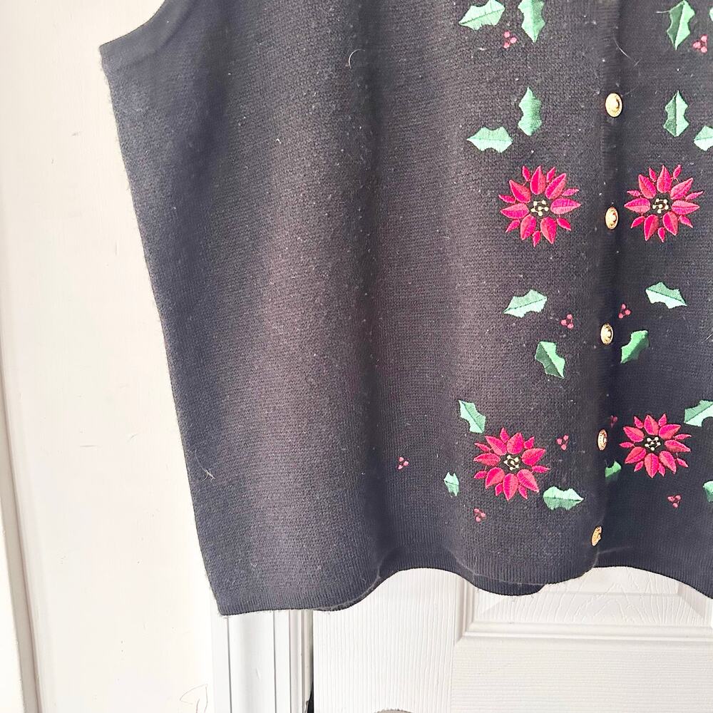 Crystal Kobe Woman Black Holiday Poinsettia Holly Leaves Button Sweater Vest 3X - Picture 3 of 8